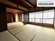 玄関横の6畳の和室。