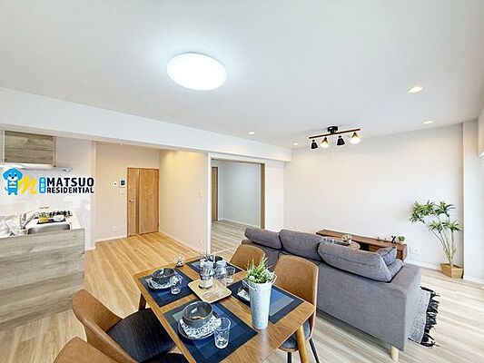 リビング/ダイニング マンション青山カメリア 7階/-