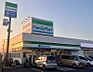 周辺：ファミリーマート 越谷弥十郎店まで約250ｍ、徒歩約6分、自転車約2分