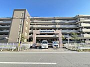 総戸数473戸の大型マンション！徒歩10分圏内にスーパーやドラッグストアなど商業施設が多数あり、利便性の良い物件です！現地いつでもご内覧可能です。ぜひお問合せください！