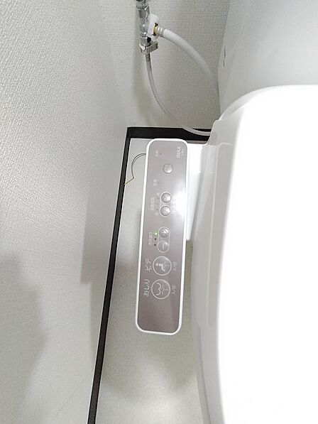 トイレのウォシュレットリモコン