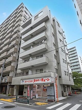 一階にはクリー...