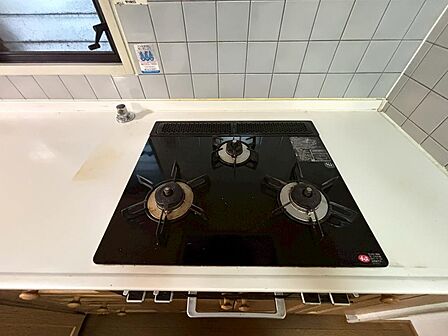 三口コンロでお料理も効率的に進められます!