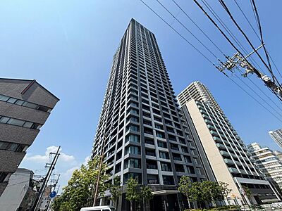 外観:RC造、44階建てのマンションです。 外観:RC造、44階建てのマンションです。
