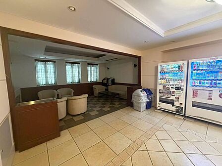 ロビー内にはソファーやテーブルが設置してあり、来客との待ち合わせ場所としてやちょっとした休憩場所として活用できます。