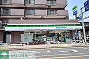 ファミリーマート砧城山通り店 徒歩2分。コンビニ 110m