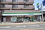 ファミリーマート 100m