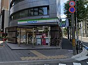 ファミリーマート　牛島町店