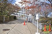 須磨学園高等学校・中学校 357m