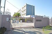 神戸市立友が丘中学校 407m