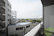 バルコニーからは海が見えますよ