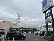万代_石切店●営業時間_9:00～21:00 640m