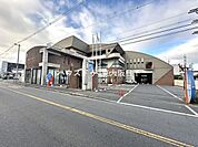 東大阪市近江堂リージョンセンター●営業日時_月～金曜9:00～17:30●定休日_土曜/日曜/祝日/年末年始●主な業務内容_住民票、印鑑登録、国民健康保険など●駐車場あり 320m