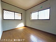 3階洋室6帖：2面採光でお部屋も明るく、気持ち良く過ごすことができます♪