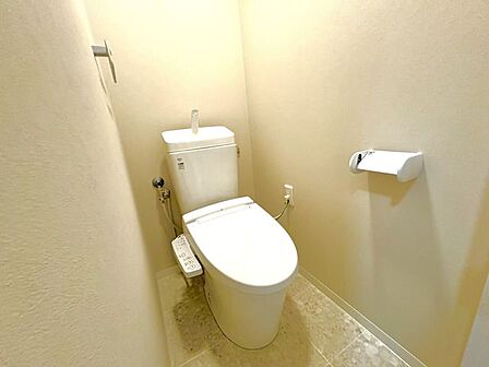 ・トイレ：温水洗浄便座付きのトイレです♪