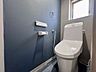 トイレ：トイレ：温水洗浄便座付きのトイレです。窓があるため、自然換気が可能です！