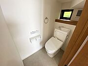 「スクリュー洗浄」で流すたびにキレイに。フチなしのトイレでお手入れも簡単です♪