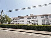 西池小学校 1350m