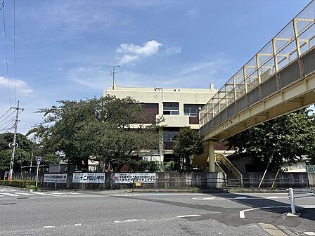 川口市立十二月田小学校 360m