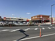 ヤオコー 川口SKIPシティ店 370m