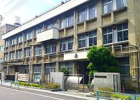 川口市立飯仲小学校 690m