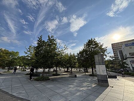 並木元町公園(アートパーク) 690m