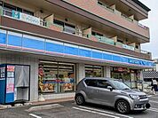 ローソン 川口戸塚二丁目店 390m