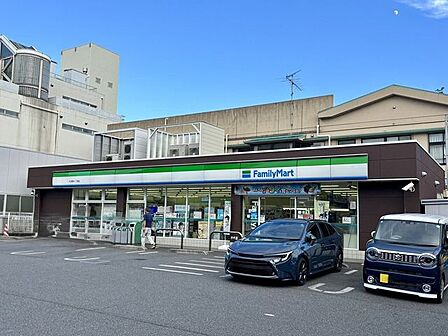 ファミリーマート 川口青木一丁目店 430m