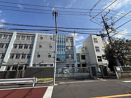 川口市立幸並中学校 650m