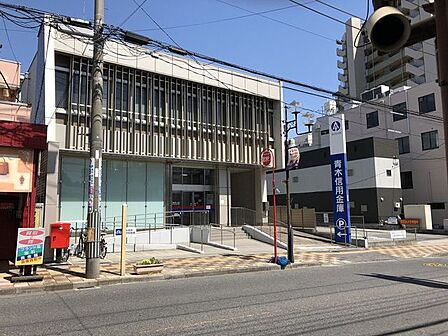 きらぼし銀行 鳩ヶ谷支店 380m