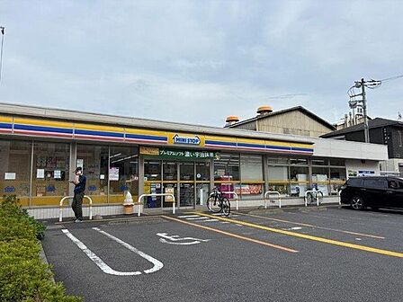 ミニストップ 川口上青木店 300m