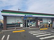 ファミリーマート守山金森町店 徒歩9分。 720m