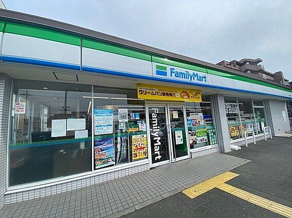 ファミリーマー...