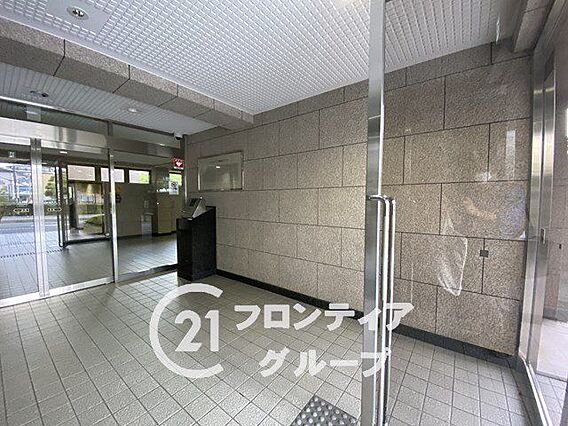 シンプルなロビ...