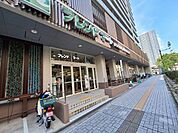 徒歩7分。フレンドマート大津駅前店 530m