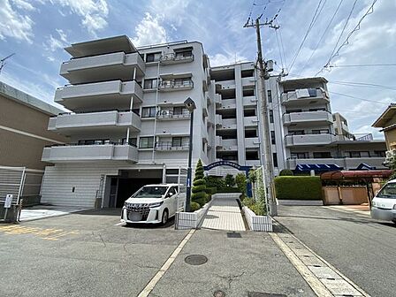 イオンタウン/阪急オアシスまで徒歩7分と便利な立地！
