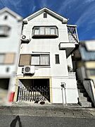風格ある外観は、住む人のステータスを感じさせる重厚なデザインです。安心感を与える堅牢な造りです。