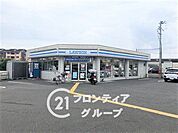 徒歩8分。ローソン伏見久我橋店 580m