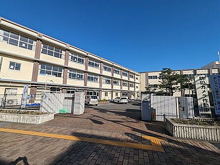 大津市立平野小学校 徒歩8分。 640m