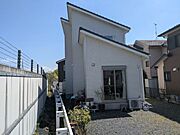 広々と日当たりの良いお庭でお子様も嬉しい♪家庭菜園やガーデニングも可能です！