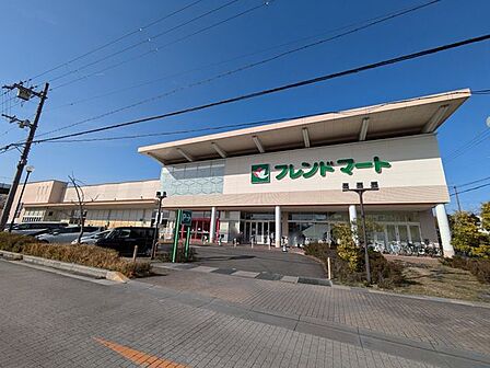 フレンドマート栗東店 徒歩10分。 800m