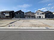 現地写真更新！現地の説明はもちろん、モデルハウスご見学も可能！同社施工物件をご見学していただきますので、実際に使用される設備やお家の雰囲気などをご確認ください