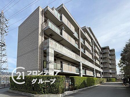 最寄り駅まで徒歩約11分!通勤やお出かけに便利な立地です