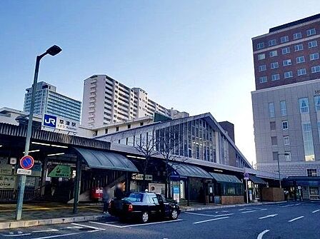 草津駅(JR西日本 東海道本線) 徒歩4分。 320m