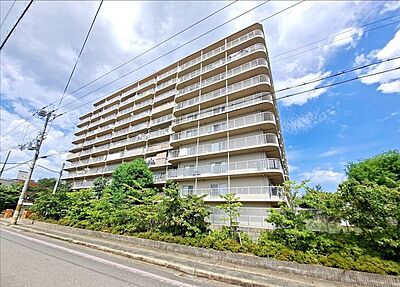 外観：十条駅まで徒歩約6分！11階建ての2階部分のお部屋です