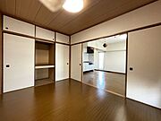 快適な寝室は、静かで落ち着いた雰囲気があり、毎日の疲れを癒す贅沢な時間を提供し、質の良い睡眠を促します！