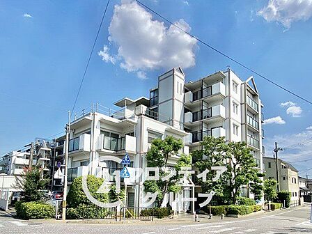 高い耐久性や断熱・気密性、防音性に優れた鉄筋コンクリート構造です。