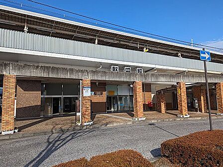 堅田駅(JR西日本 湖西線) 徒歩7分。 500m