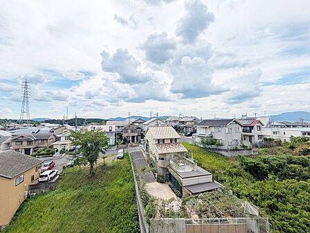 マイホームは一生に一度の大きな買い物だからこそ、納得いくまで情報を集めてほしいと思います。疑問はどんどんスタッフにぶつけてください