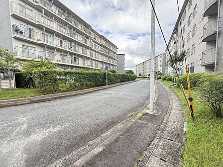 写真だけではわからない採光・広さ・周辺環境の実感は、実際に足を運んでみることが一番です。ご見学はいつでもご予約いただけます
